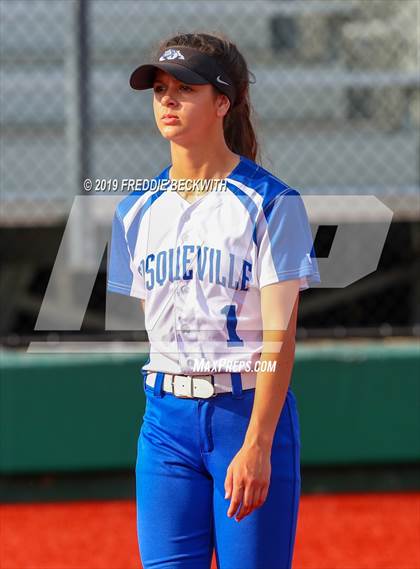 Thumbnail 2 in Bosqueville vs. Honey Grove (UIL 2A Regional Semifinal) photogallery.