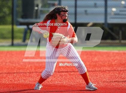 Thumbnail 1 in Bosqueville vs. Honey Grove (UIL 2A Regional Semifinal) photogallery.