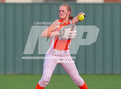 Thumbnail 1 in Bosqueville vs. Honey Grove (UIL 2A Regional Semifinal) photogallery.