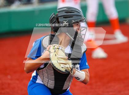 Thumbnail 1 in Bosqueville vs. Honey Grove (UIL 2A Regional Semifinal) photogallery.