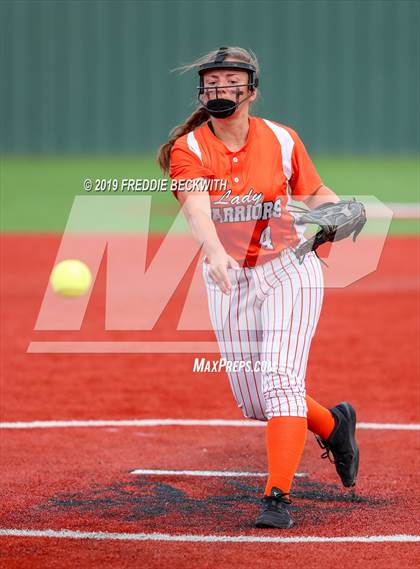 Thumbnail 1 in Bosqueville vs. Honey Grove (UIL 2A Regional Semifinal) photogallery.
