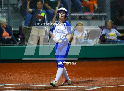 Thumbnail 2 in Bosqueville vs. Honey Grove (UIL 2A Regional Semifinal) photogallery.