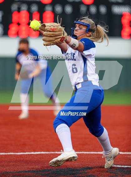 Thumbnail 1 in Bosqueville vs. Honey Grove (UIL 2A Regional Semifinal) photogallery.