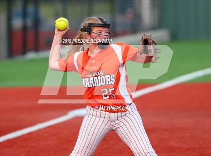 Thumbnail 3 in Bosqueville vs. Honey Grove (UIL 2A Regional Semifinal) photogallery.