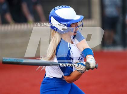 Thumbnail 2 in Bosqueville vs. Honey Grove (UIL 2A Regional Semifinal) photogallery.
