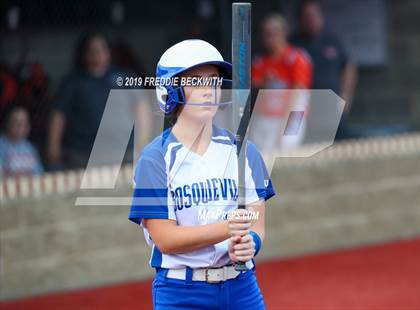 Thumbnail 2 in Bosqueville vs. Honey Grove (UIL 2A Regional Semifinal) photogallery.