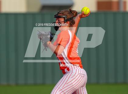 Thumbnail 3 in Bosqueville vs. Honey Grove (UIL 2A Regional Semifinal) photogallery.