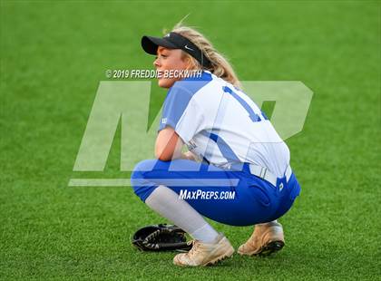 Thumbnail 1 in Bosqueville vs. Honey Grove (UIL 2A Regional Semifinal) photogallery.