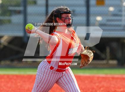 Thumbnail 2 in Bosqueville vs. Honey Grove (UIL 2A Regional Semifinal) photogallery.