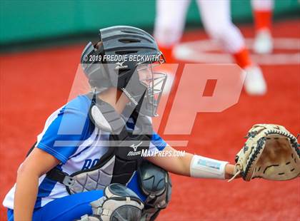 Thumbnail 2 in Bosqueville vs. Honey Grove (UIL 2A Regional Semifinal) photogallery.