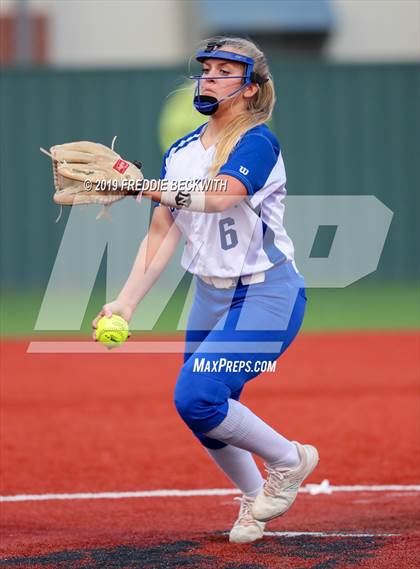 Thumbnail 1 in Bosqueville vs. Honey Grove (UIL 2A Regional Semifinal) photogallery.