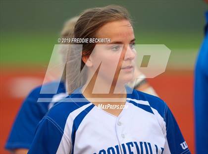 Thumbnail 1 in Bosqueville vs. Honey Grove (UIL 2A Regional Semifinal) photogallery.