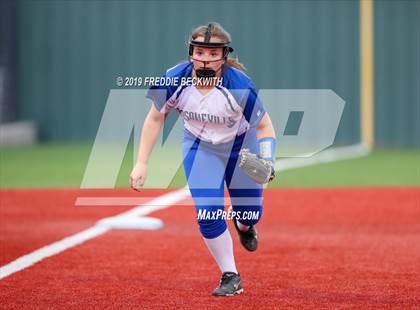 Thumbnail 1 in Bosqueville vs. Honey Grove (UIL 2A Regional Semifinal) photogallery.