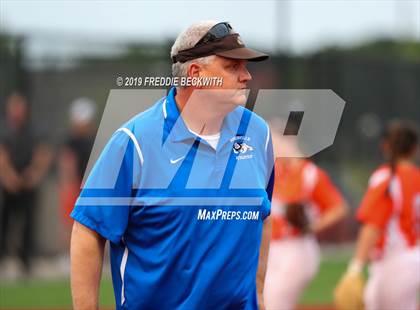 Thumbnail 1 in Bosqueville vs. Honey Grove (UIL 2A Regional Semifinal) photogallery.