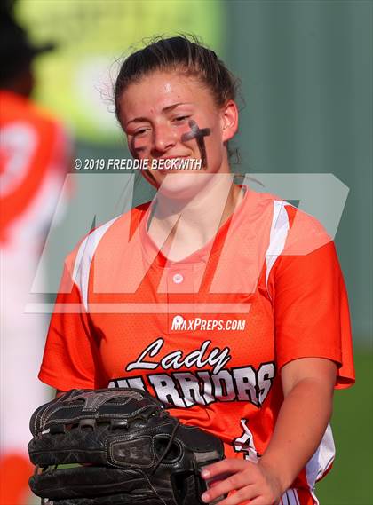 Thumbnail 3 in Bosqueville vs. Honey Grove (UIL 2A Regional Semifinal) photogallery.