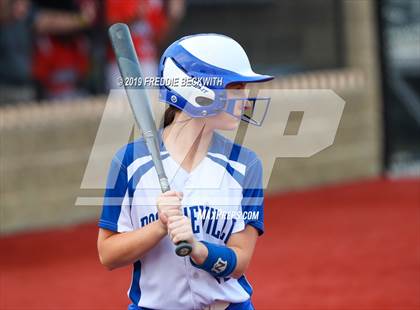 Thumbnail 3 in Bosqueville vs. Honey Grove (UIL 2A Regional Semifinal) photogallery.