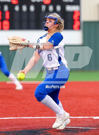 Thumbnail 2 in Bosqueville vs. Honey Grove (UIL 2A Regional Semifinal) photogallery.