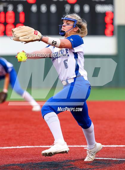 Thumbnail 3 in Bosqueville vs. Honey Grove (UIL 2A Regional Semifinal) photogallery.