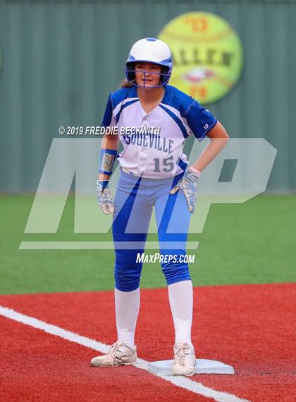 Thumbnail 2 in Bosqueville vs. Honey Grove (UIL 2A Regional Semifinal) photogallery.