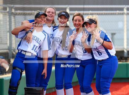 Thumbnail 1 in Bosqueville vs. Honey Grove (UIL 2A Regional Semifinal) photogallery.