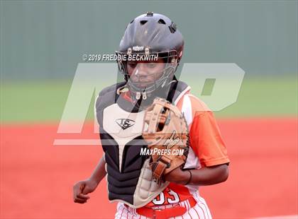 Thumbnail 1 in Bosqueville vs. Honey Grove (UIL 2A Regional Semifinal) photogallery.