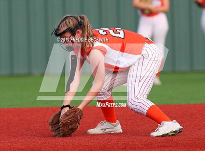 Thumbnail 2 in Bosqueville vs. Honey Grove (UIL 2A Regional Semifinal) photogallery.