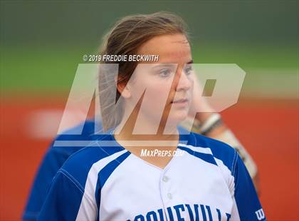Thumbnail 3 in Bosqueville vs. Honey Grove (UIL 2A Regional Semifinal) photogallery.