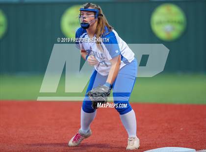 Thumbnail 3 in Bosqueville vs. Honey Grove (UIL 2A Regional Semifinal) photogallery.