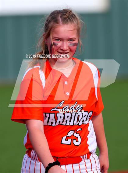Thumbnail 3 in Bosqueville vs. Honey Grove (UIL 2A Regional Semifinal) photogallery.