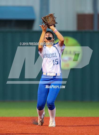 Thumbnail 2 in Bosqueville vs. Honey Grove (UIL 2A Regional Semifinal) photogallery.