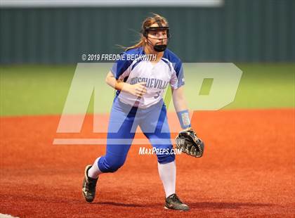 Thumbnail 3 in Bosqueville vs. Honey Grove (UIL 2A Regional Semifinal) photogallery.