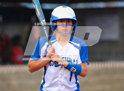 Thumbnail 2 in Bosqueville vs. Honey Grove (UIL 2A Regional Semifinal) photogallery.