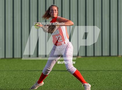 Thumbnail 2 in Bosqueville vs. Honey Grove (UIL 2A Regional Semifinal) photogallery.