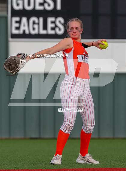 Thumbnail 2 in Bosqueville vs. Honey Grove (UIL 2A Regional Semifinal) photogallery.
