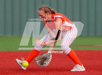 Thumbnail 2 in Bosqueville vs. Honey Grove (UIL 2A Regional Semifinal) photogallery.