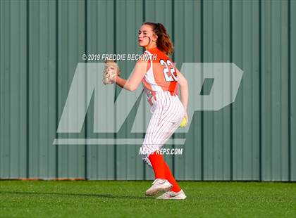 Thumbnail 2 in Bosqueville vs. Honey Grove (UIL 2A Regional Semifinal) photogallery.
