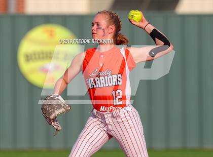 Thumbnail 2 in Bosqueville vs. Honey Grove (UIL 2A Regional Semifinal) photogallery.