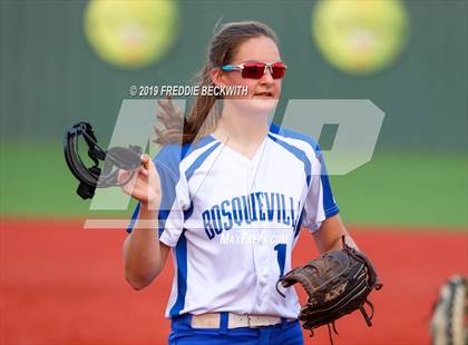 Thumbnail 2 in Bosqueville vs. Honey Grove (UIL 2A Regional Semifinal) photogallery.