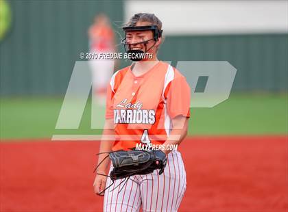 Thumbnail 2 in Bosqueville vs. Honey Grove (UIL 2A Regional Semifinal) photogallery.