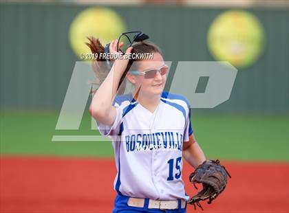 Thumbnail 1 in Bosqueville vs. Honey Grove (UIL 2A Regional Semifinal) photogallery.