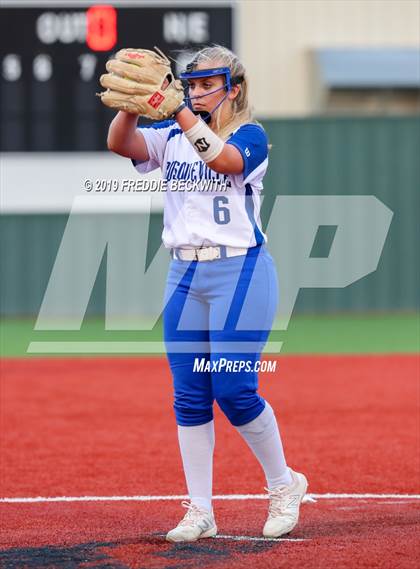 Thumbnail 2 in Bosqueville vs. Honey Grove (UIL 2A Regional Semifinal) photogallery.