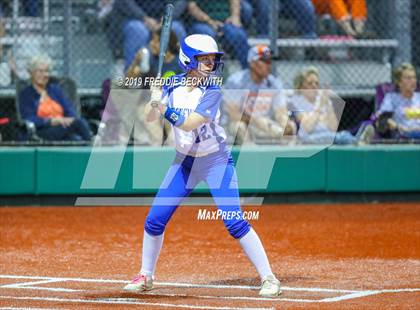 Thumbnail 3 in Bosqueville vs. Honey Grove (UIL 2A Regional Semifinal) photogallery.