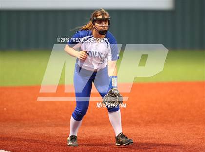Thumbnail 2 in Bosqueville vs. Honey Grove (UIL 2A Regional Semifinal) photogallery.
