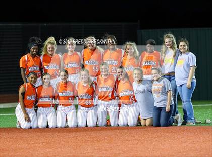 Thumbnail 3 in Bosqueville vs. Honey Grove (UIL 2A Regional Semifinal) photogallery.