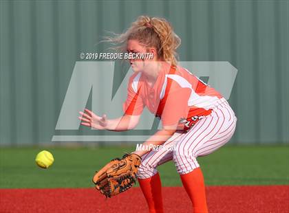 Thumbnail 2 in Bosqueville vs. Honey Grove (UIL 2A Regional Semifinal) photogallery.
