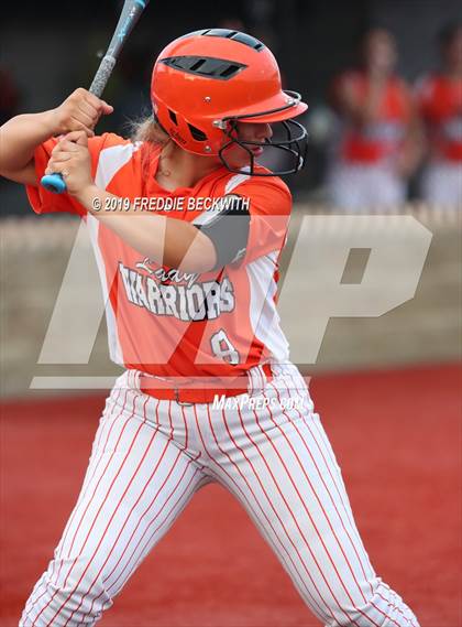 Thumbnail 1 in Bosqueville vs. Honey Grove (UIL 2A Regional Semifinal) photogallery.
