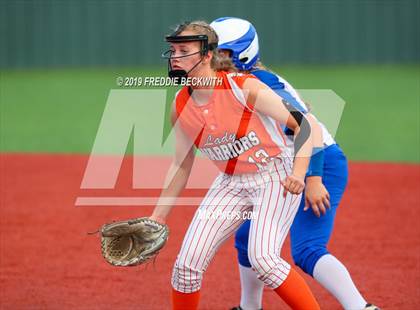 Thumbnail 1 in Bosqueville vs. Honey Grove (UIL 2A Regional Semifinal) photogallery.