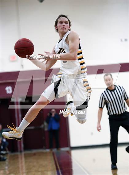 Thumbnail 2 in Cass Lake-Bena vs. Clearbrook-Gonvick (MSHSL 8A Round 2 Playoff) photogallery.