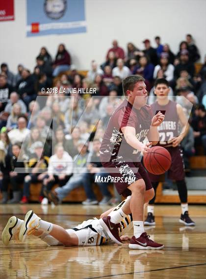 Thumbnail 2 in Cass Lake-Bena vs. Clearbrook-Gonvick (MSHSL 8A Round 2 Playoff) photogallery.