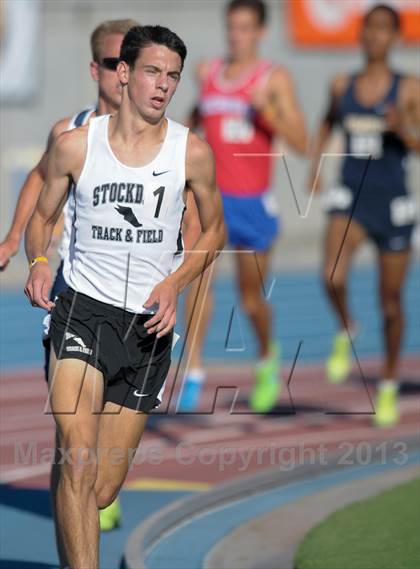Thumbnail 2 in CIF State Track and Field Championships (Day 1 - Boys 1600m) photogallery.